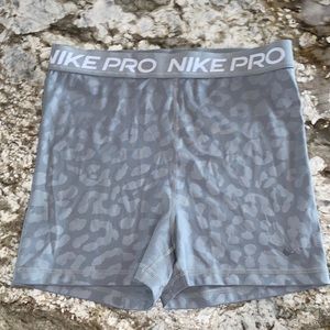 Women’s Nike Pros